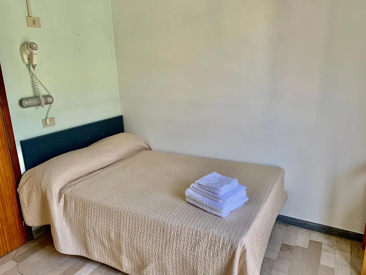 Hotel Levante Riccione a pochi passi dal mare 2*,